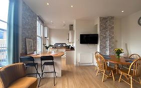 Cambridge Stays Diamond 2Br Apartment-Central-Parking-Walk To City & Train Station